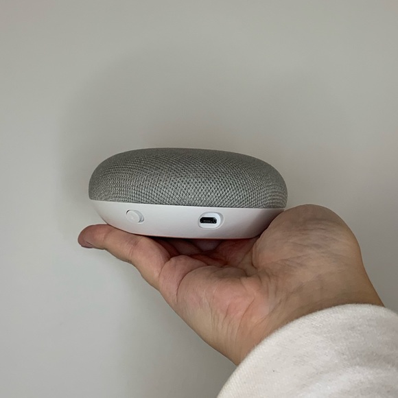 Google Home Mini First Edition - Picture 3 of 4